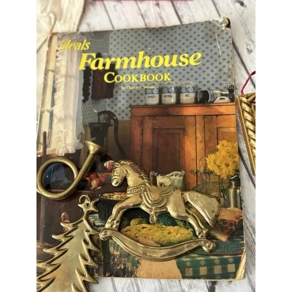 Vintage Junk Drawer Lot Unique Collectible Santas Christmas Farmhouse Antiques - Picture 15 of 16